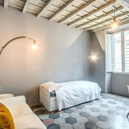 Stylish And Spacious Apartment Next To The Colosseum Rome Extérieur photo