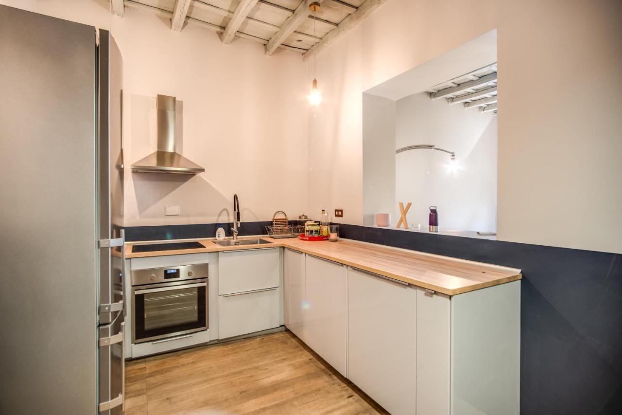 Stylish And Spacious Apartment Next To The Colosseum Rome Extérieur photo