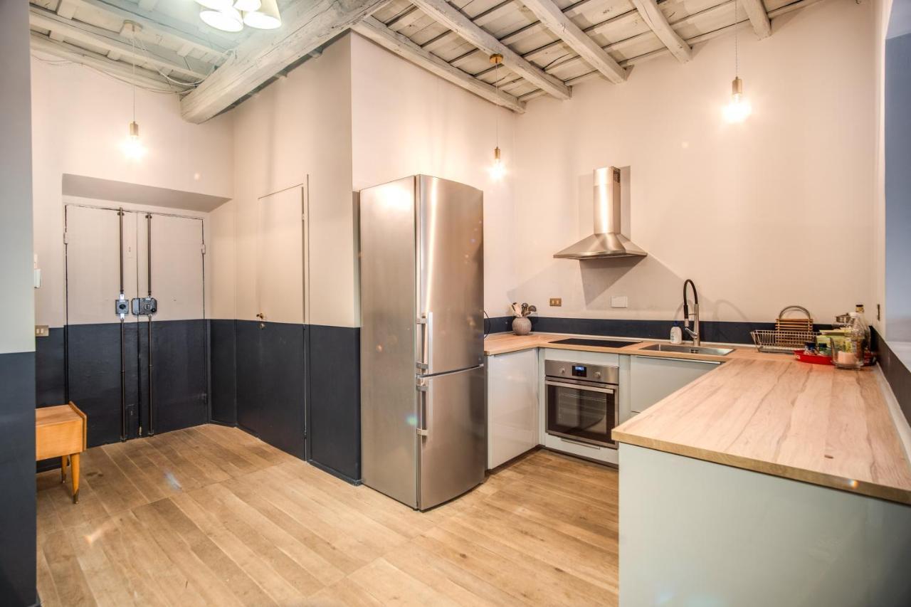Stylish And Spacious Apartment Next To The Colosseum Rome Extérieur photo